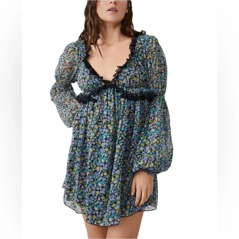 New Free People Pennie Floral Print Ruffle
Long Sleeve/ size S